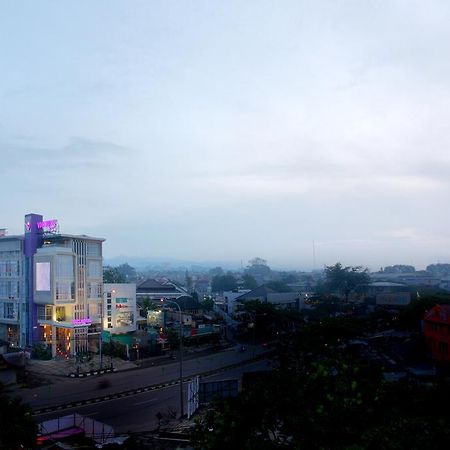 โรงแรมวีโอ ปาสเตอร์ บันดุง ภายนอก รูปภาพ