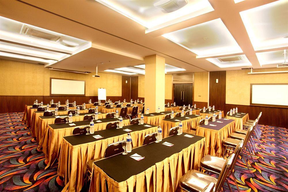 โรงแรมวีโอ ปาสเตอร์ บันดุง ภายนอก รูปภาพ